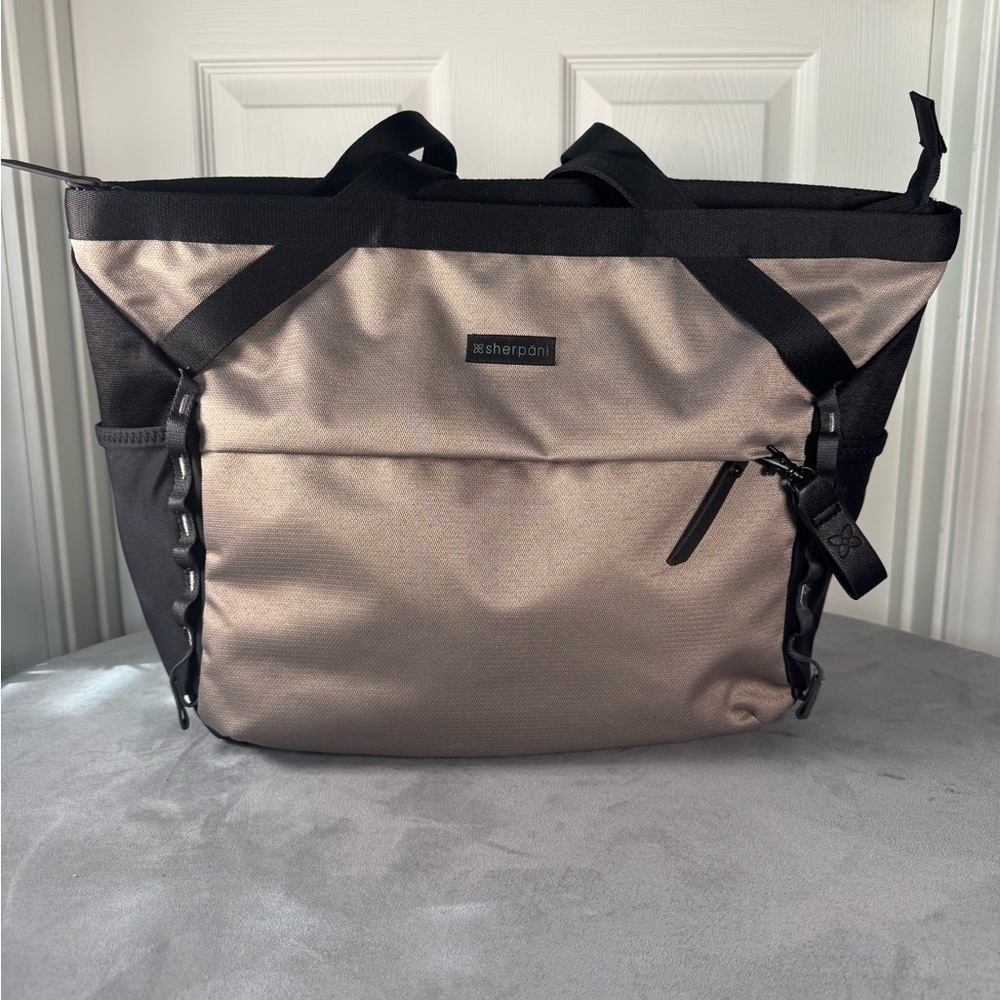 Sherpani Stride Tote/Shoulder Bag Travel bag Luggage Champagne and Black